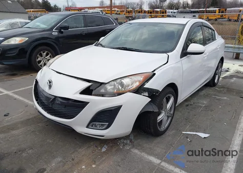 2011 Mazda Mazda3 S Sport z USA, uszkodzony, nr VIN JM1BL1U57B1448146